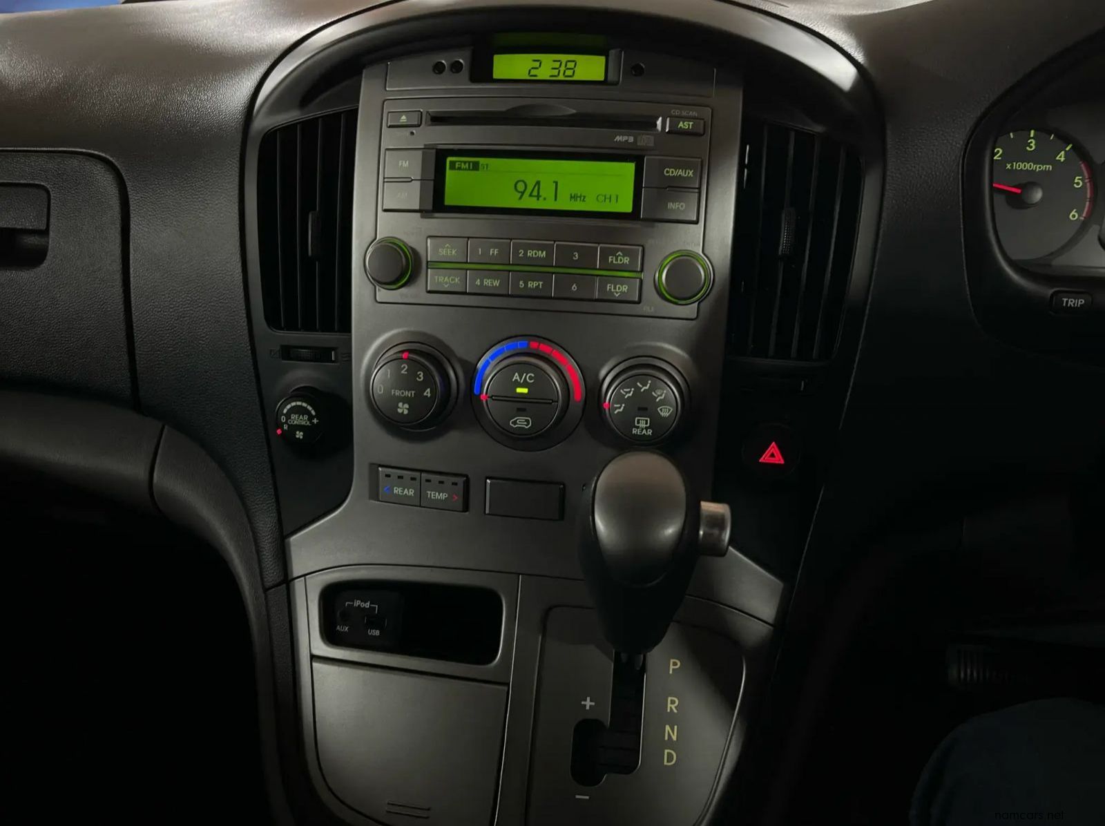 2015 Hyundai H-1 2.5 CRDi (vgt) Wagon Auto pictures