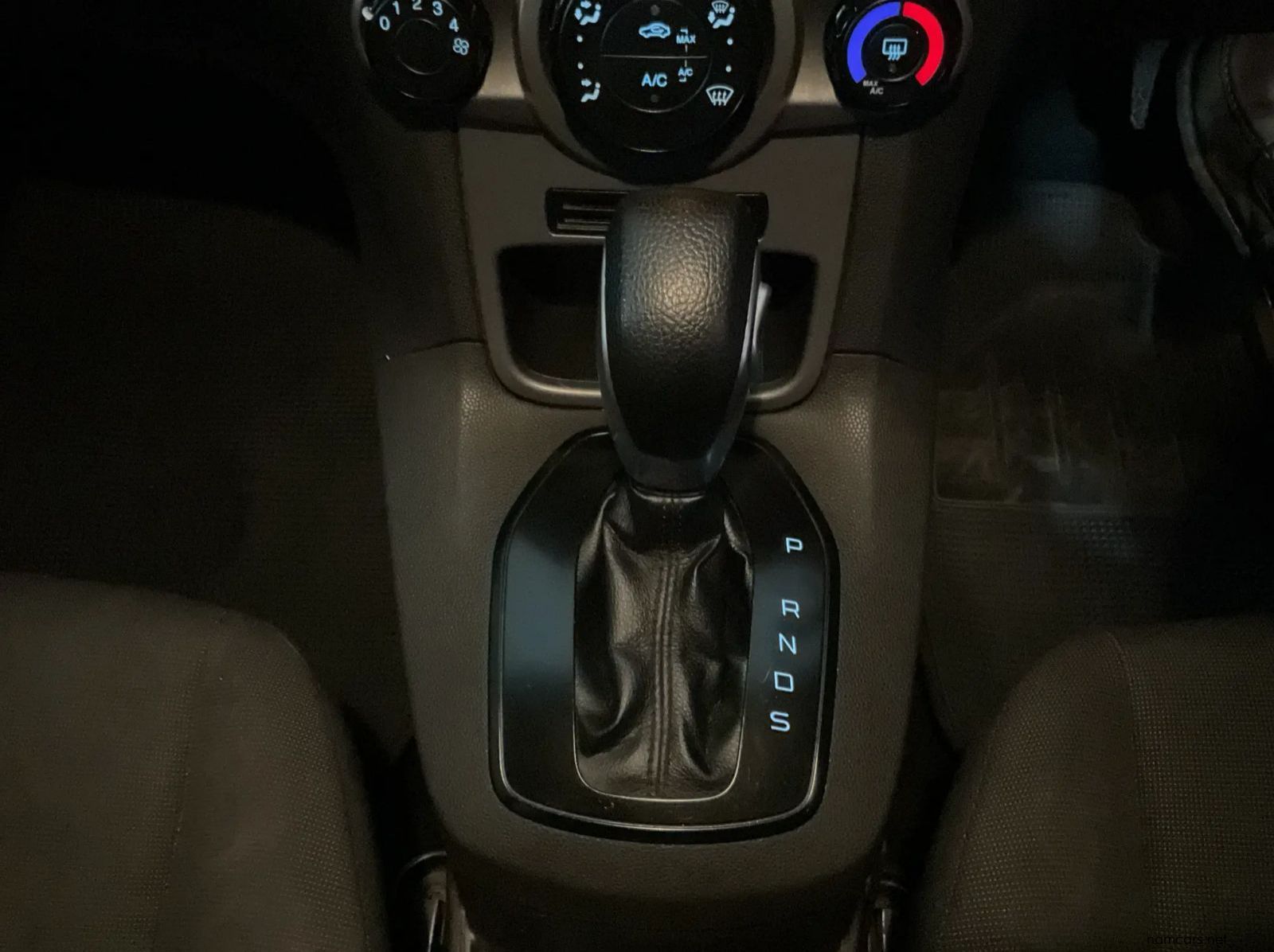 2016 Ford Fiesta 1.0 EcoBoost Ambiente Powershift 5-Door pictures