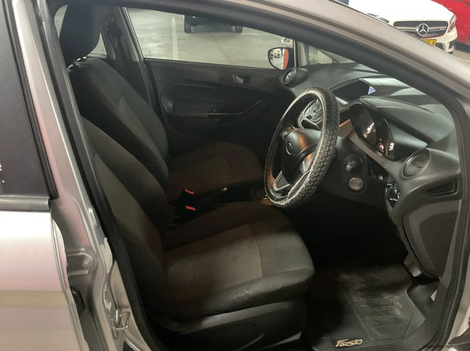 2016 Ford Fiesta 1.0 EcoBoost Ambiente Powershift 5-Door pictures