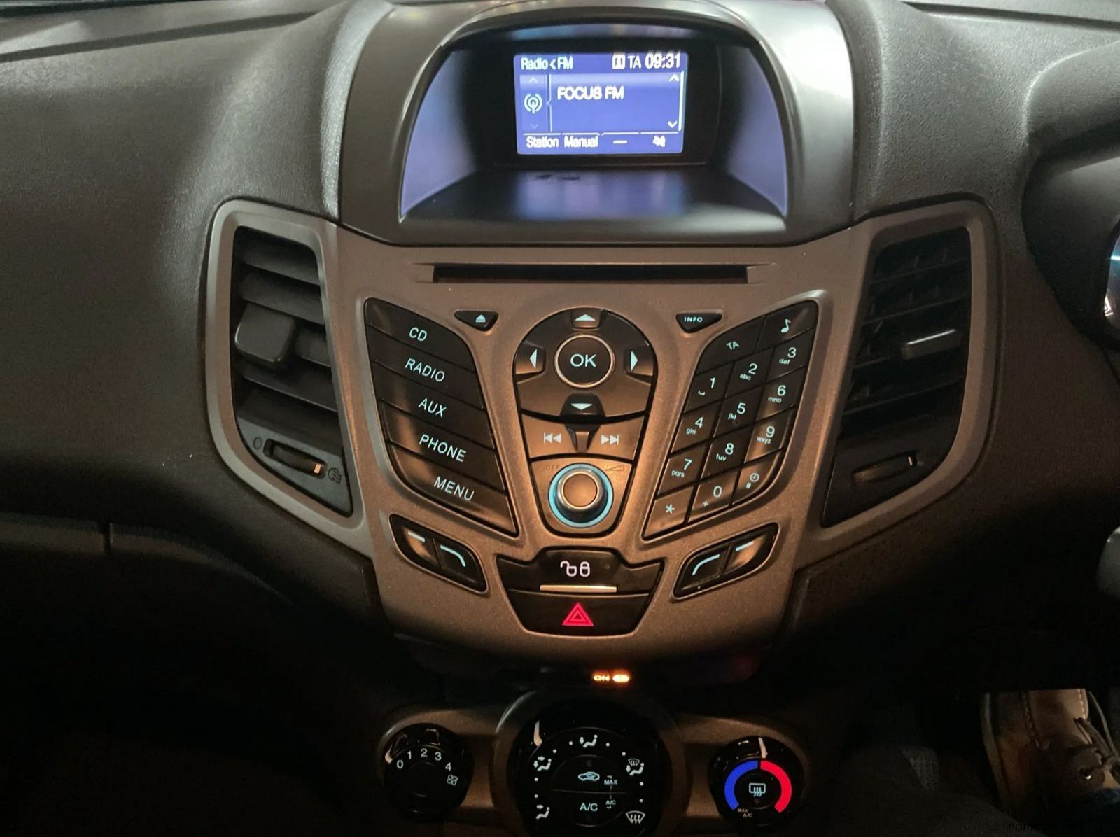 2016 Ford Fiesta 1.0 EcoBoost Ambiente Powershift 5-Door pictures