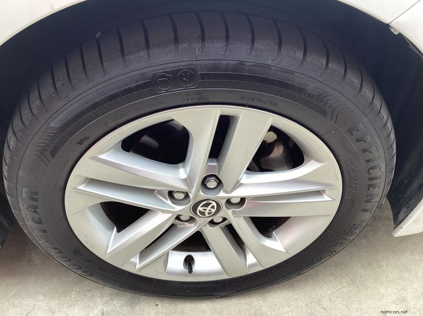 2020 Toyota Corolla 1.2T XS (5dr) pictures