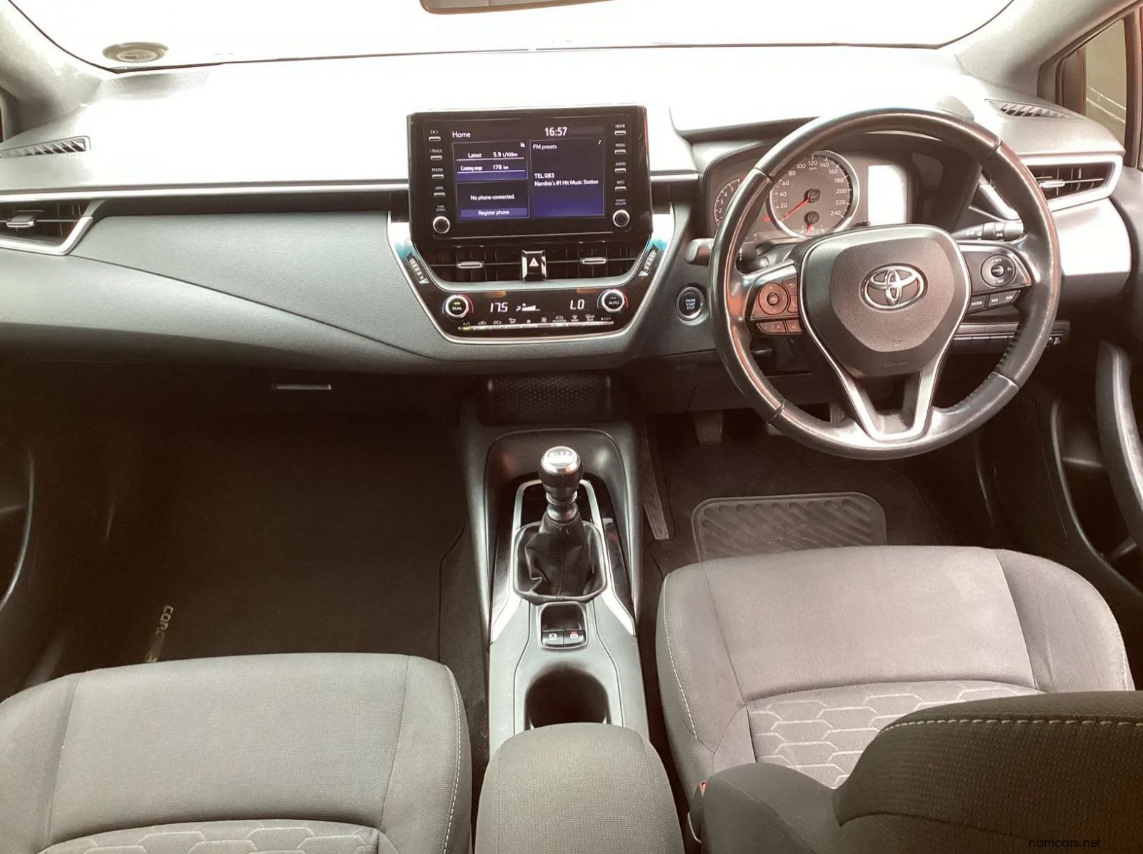 2020 Toyota Corolla 1.2T XS (5dr) pictures