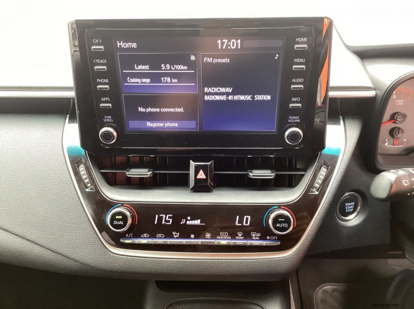 2020 Toyota Corolla 1.2T XS (5dr) pictures