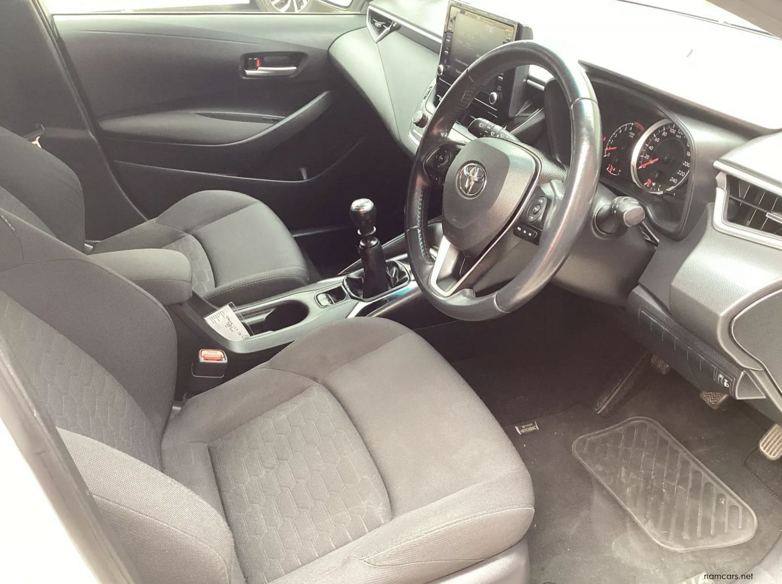 2020 Toyota Corolla 1.2T XS (5dr) pictures