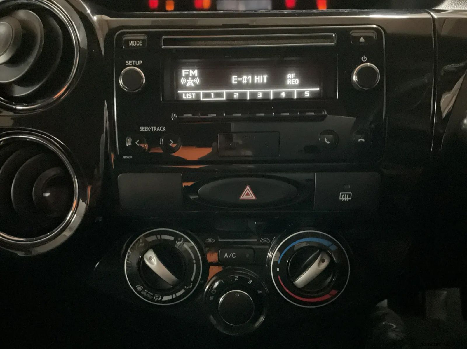 2016 Toyota Etios Cross 1.5 XS 5-Door pictures