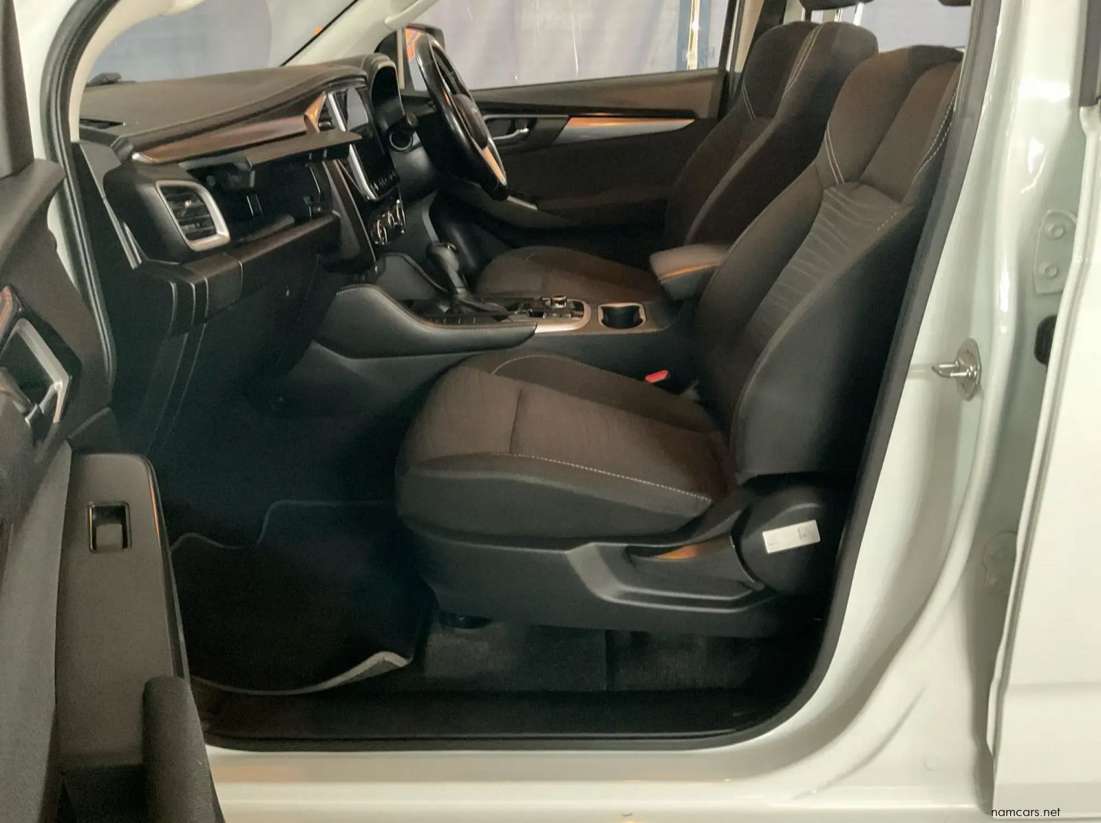 2022 Isuzu MU-X 3.0d LS 4x4 Auto pictures