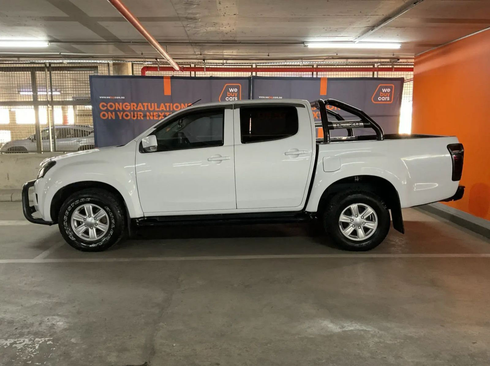 2016 Isuzu KB 240i LE Pick Up Double Cab pictures