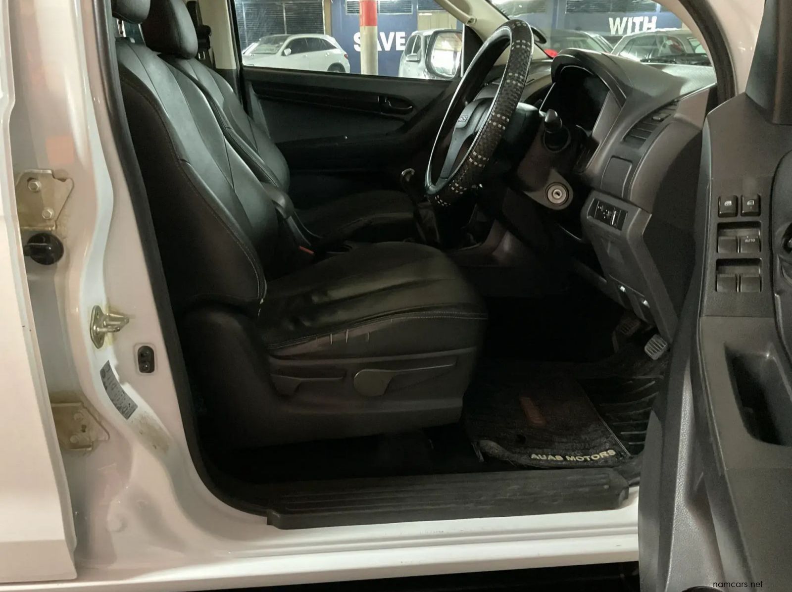 2016 Isuzu KB 240i LE Pick Up Double Cab pictures