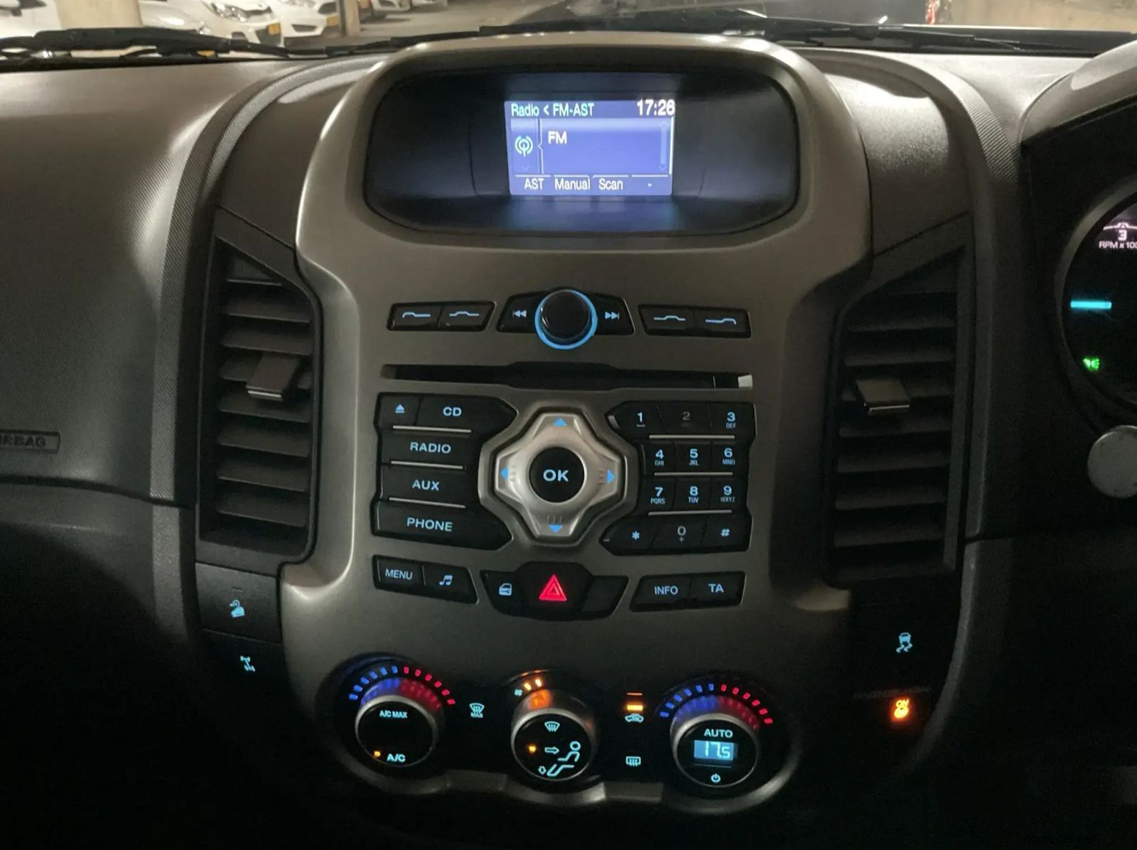 2015 Ford Ranger 3.2tdci XLT 4x4 Auto Pick Up Double Cab pictures