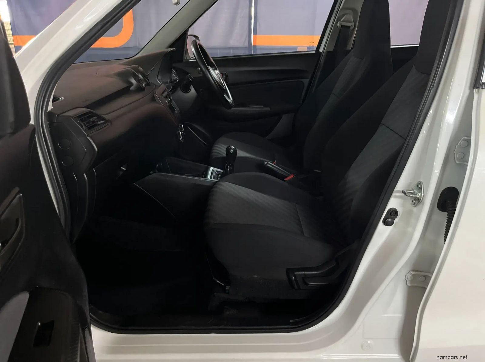 2018 Suzuki Swift 1.2 GA pictures