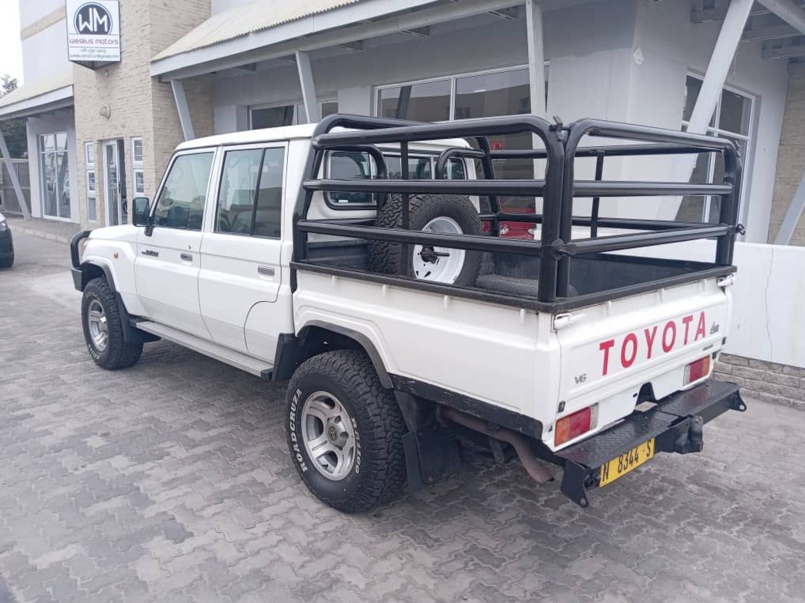 2013 Toyota Land Cruiser 4.0 V6 photo