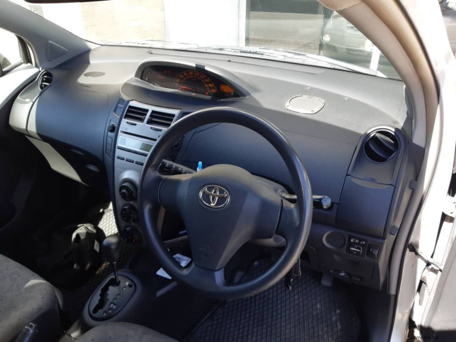 2009 Toyota Vitz 1.3 Auto photo