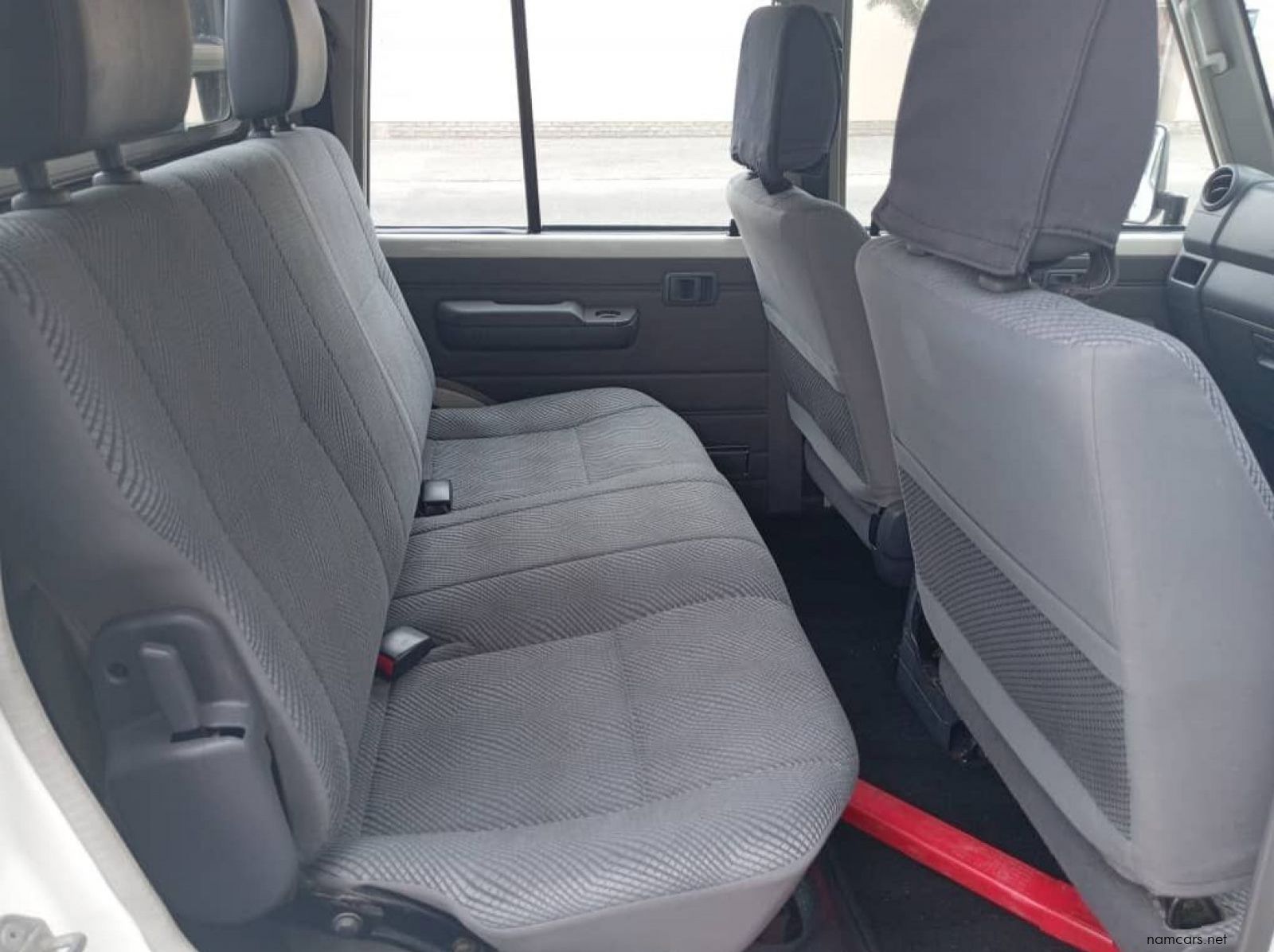 2013 Toyota Land Cruiser 4.0 V6 pictures