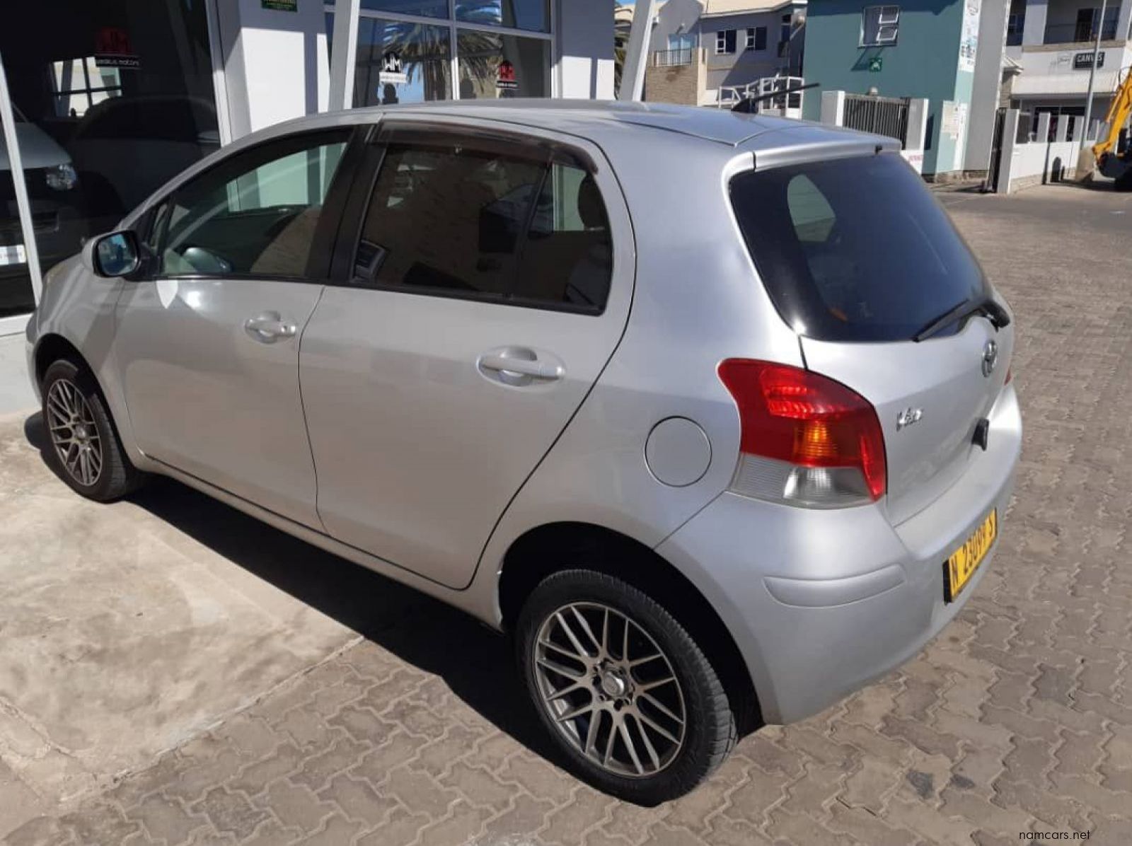 2009 Toyota Vitz 1.3 Auto pictures