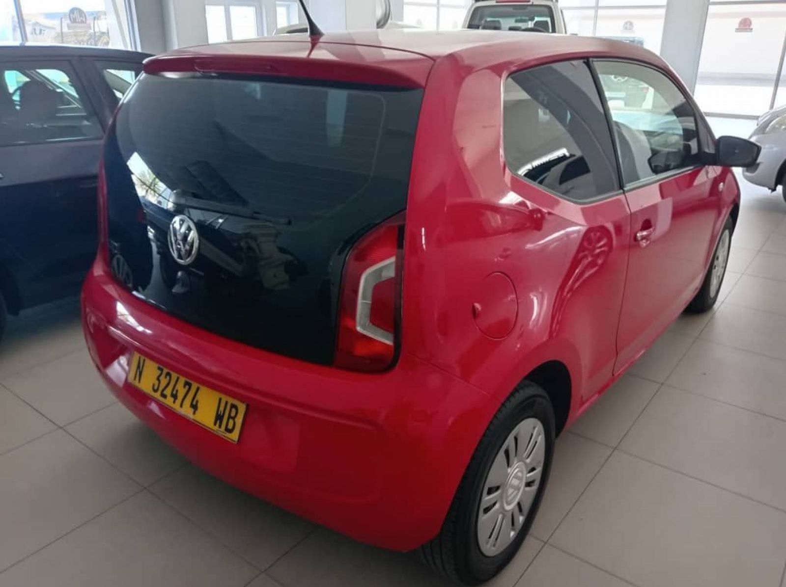 2013 Volkswagen UP 1.0 Auto pictures