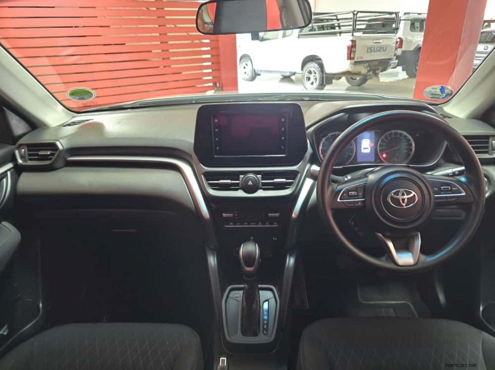 2024 Toyota Urban Cruiser 1.5 XR AT pictures