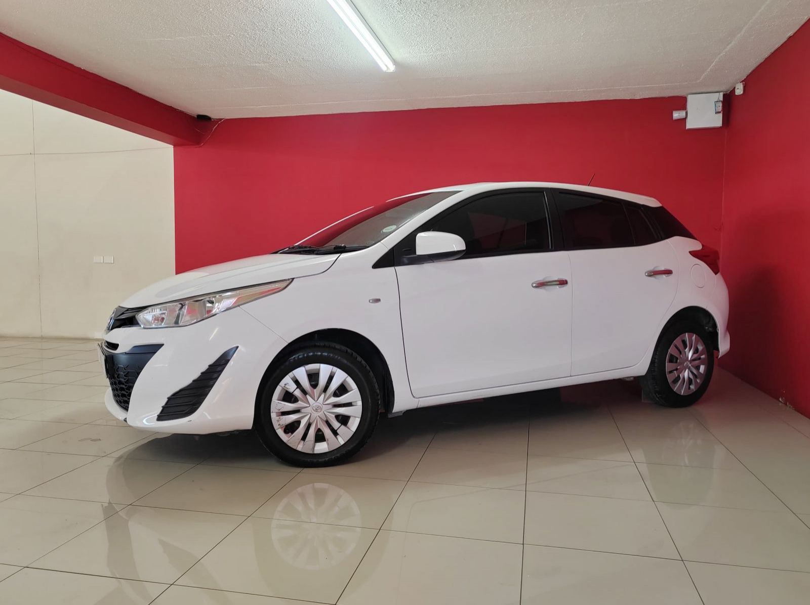 2018 Toyota Yaris Xi MT pictures