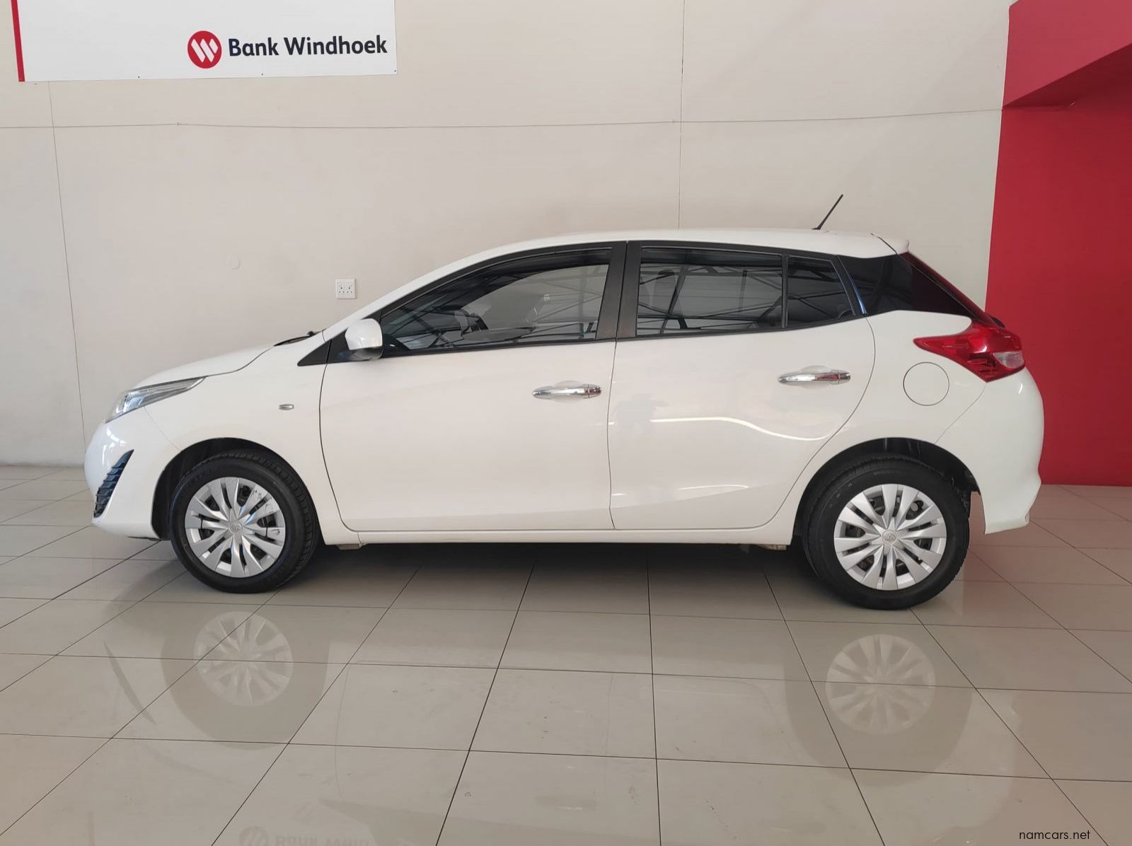 2018 Toyota Yaris Xi MT pictures