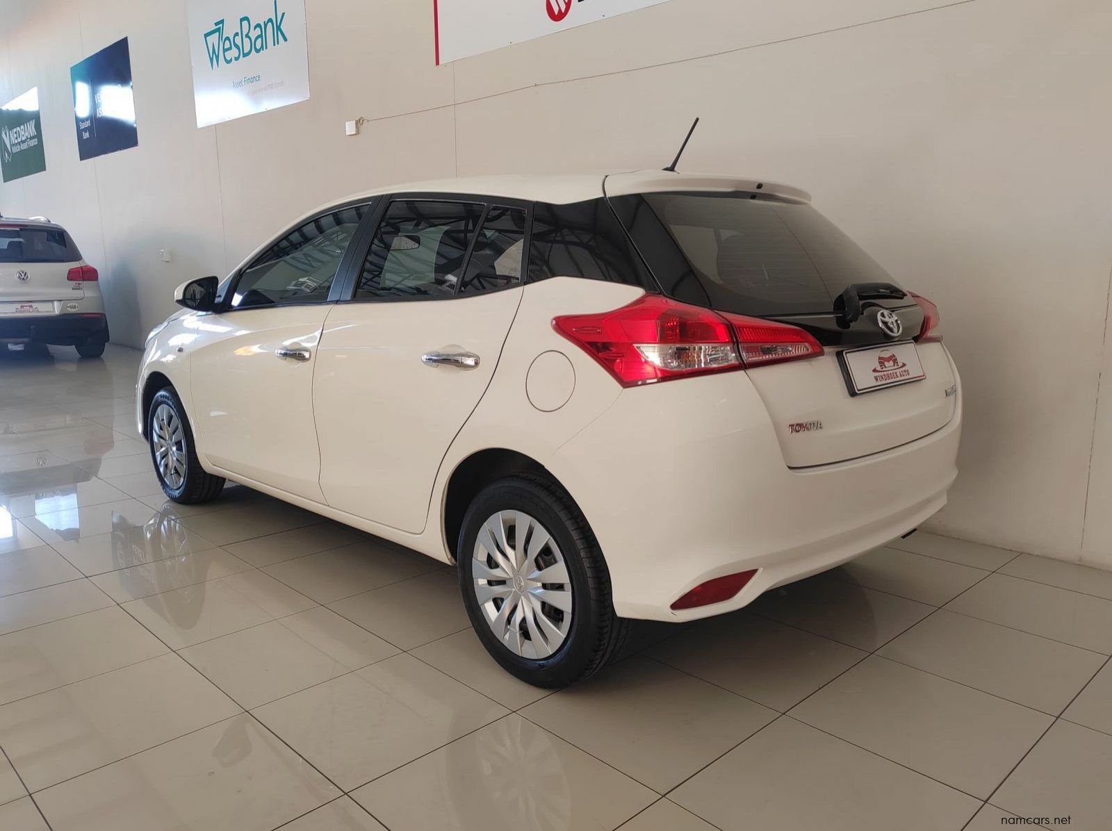 2018 Toyota Yaris Xi MT pictures