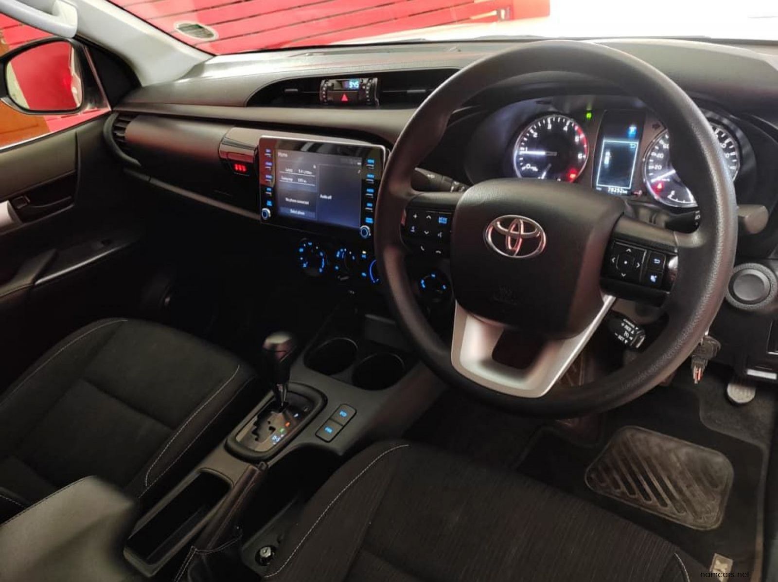 2024 Toyota Hilux 2.4GD6 Raider DC 4x4 AT pictures