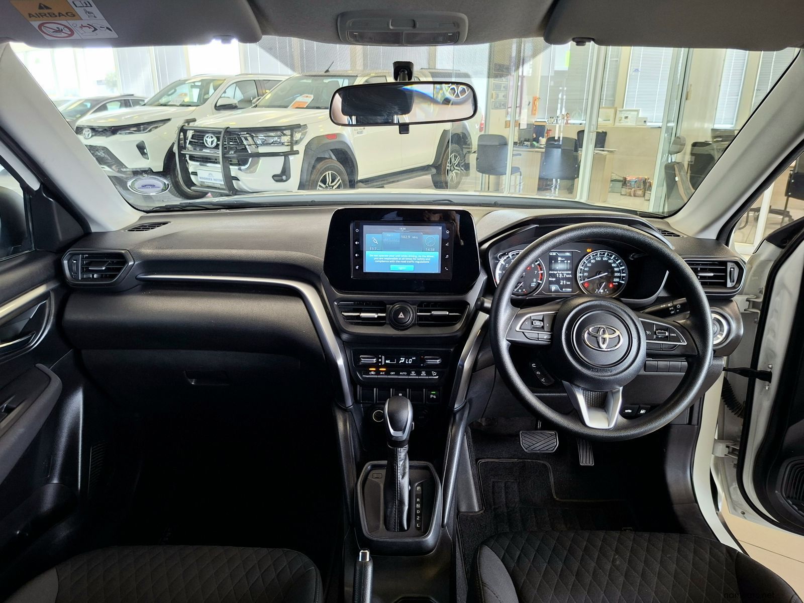 2024 Toyota Urban Cruiser 1.5 XR Automatic photo