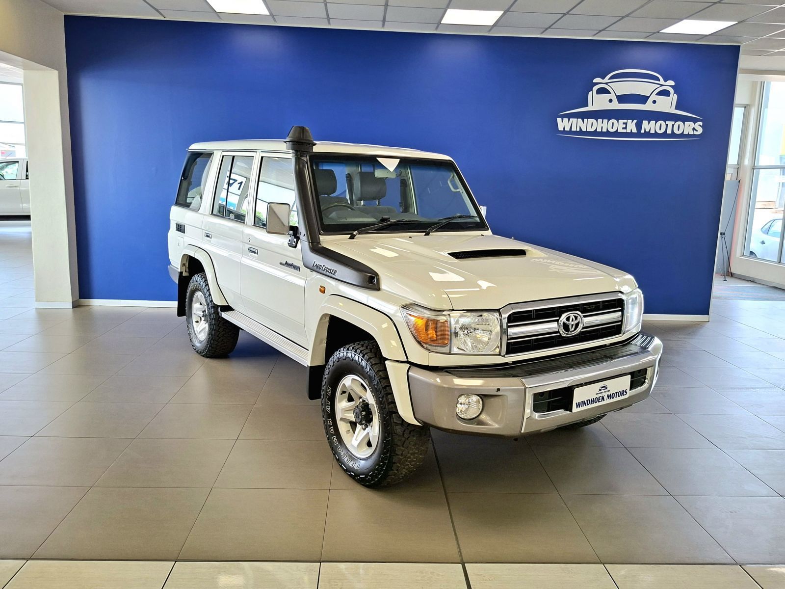 2020 Toyota Land Cruiser 76 4.5D V8 SW photo