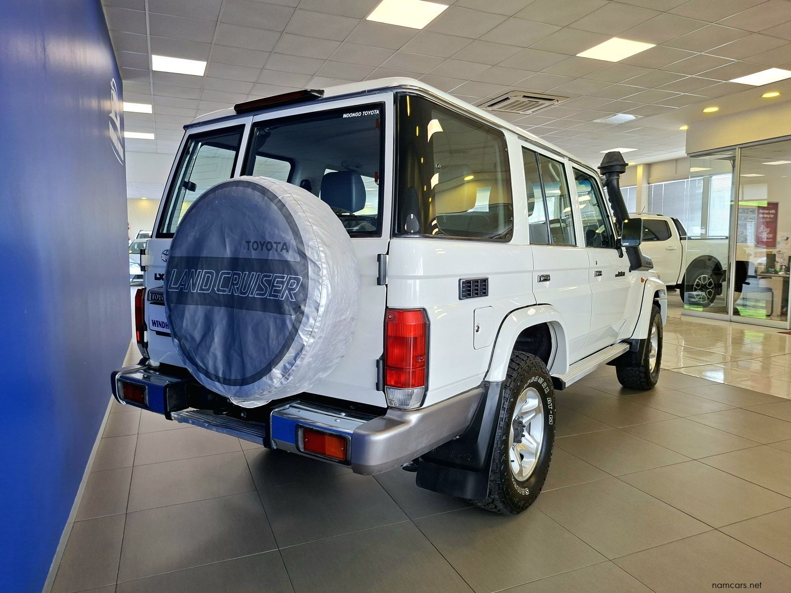 2020 Toyota Land Cruiser 76 4.5D V8 SW photo