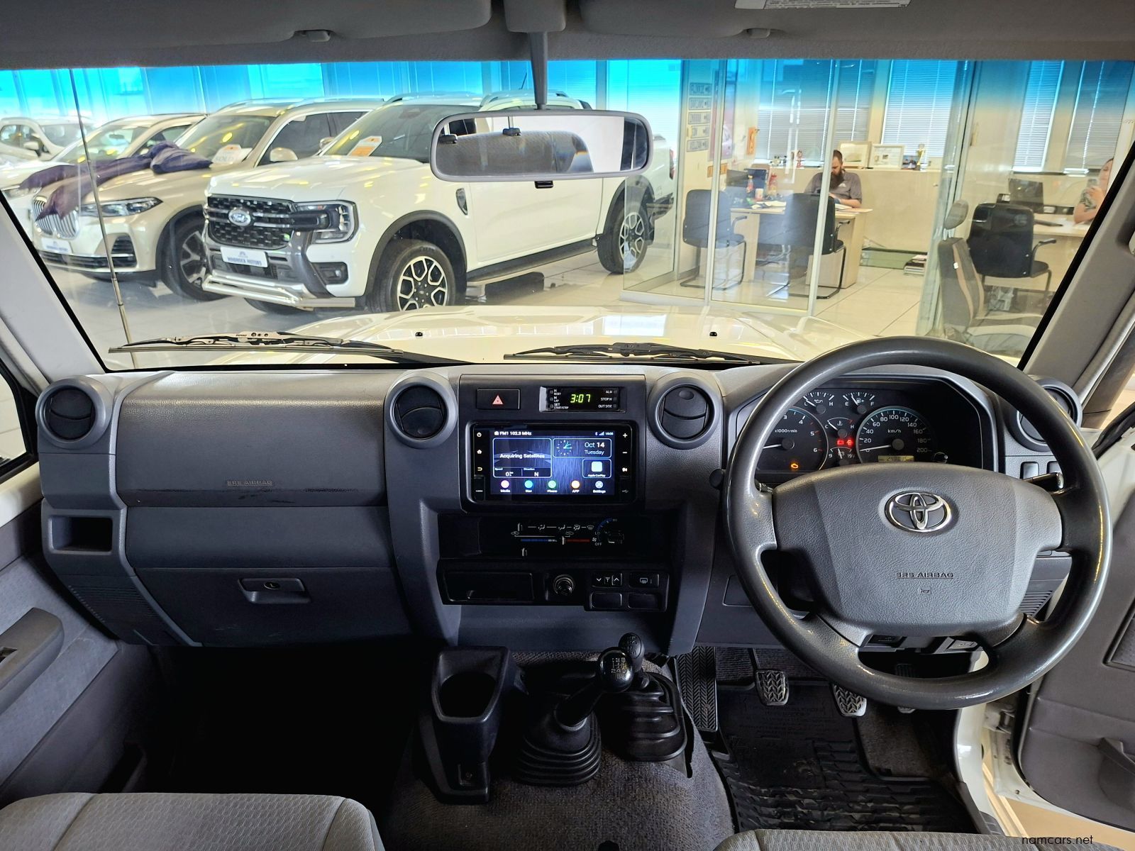 2020 Toyota Land Cruiser 76 4.5D V8 SW photo