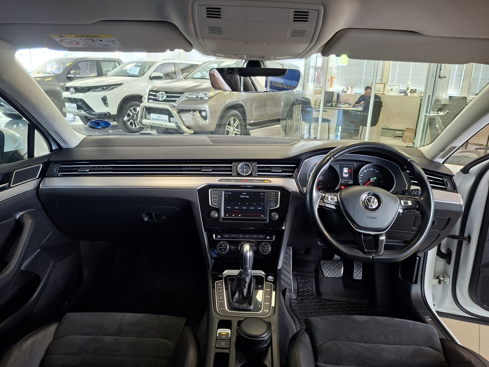 2016 Volkswagen Passat 2.0 TSI Executive DSG photo