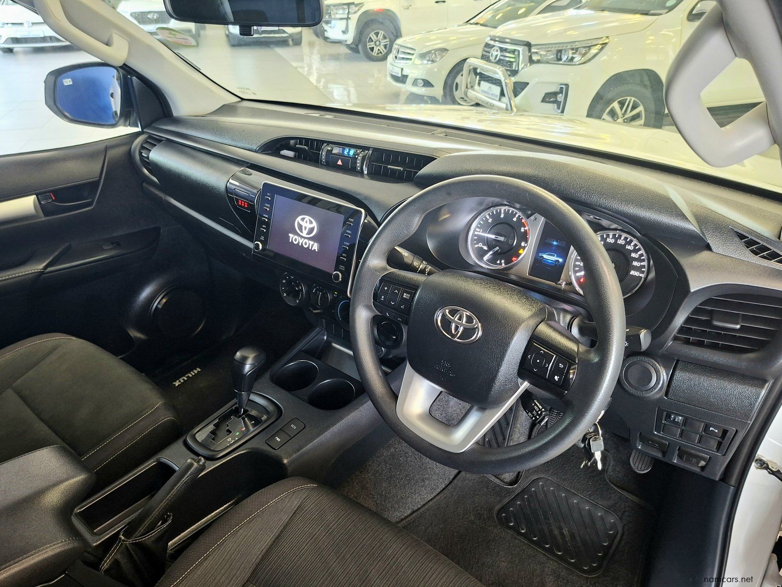 2025 Toyota Hilux 2.4 GD-6 Raider Automatic 4x4 photo