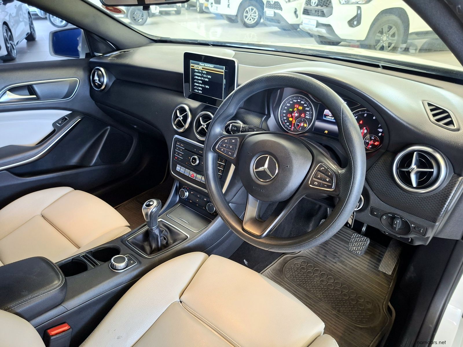 2016 Mercedes-Benz A200 Style Manual photo