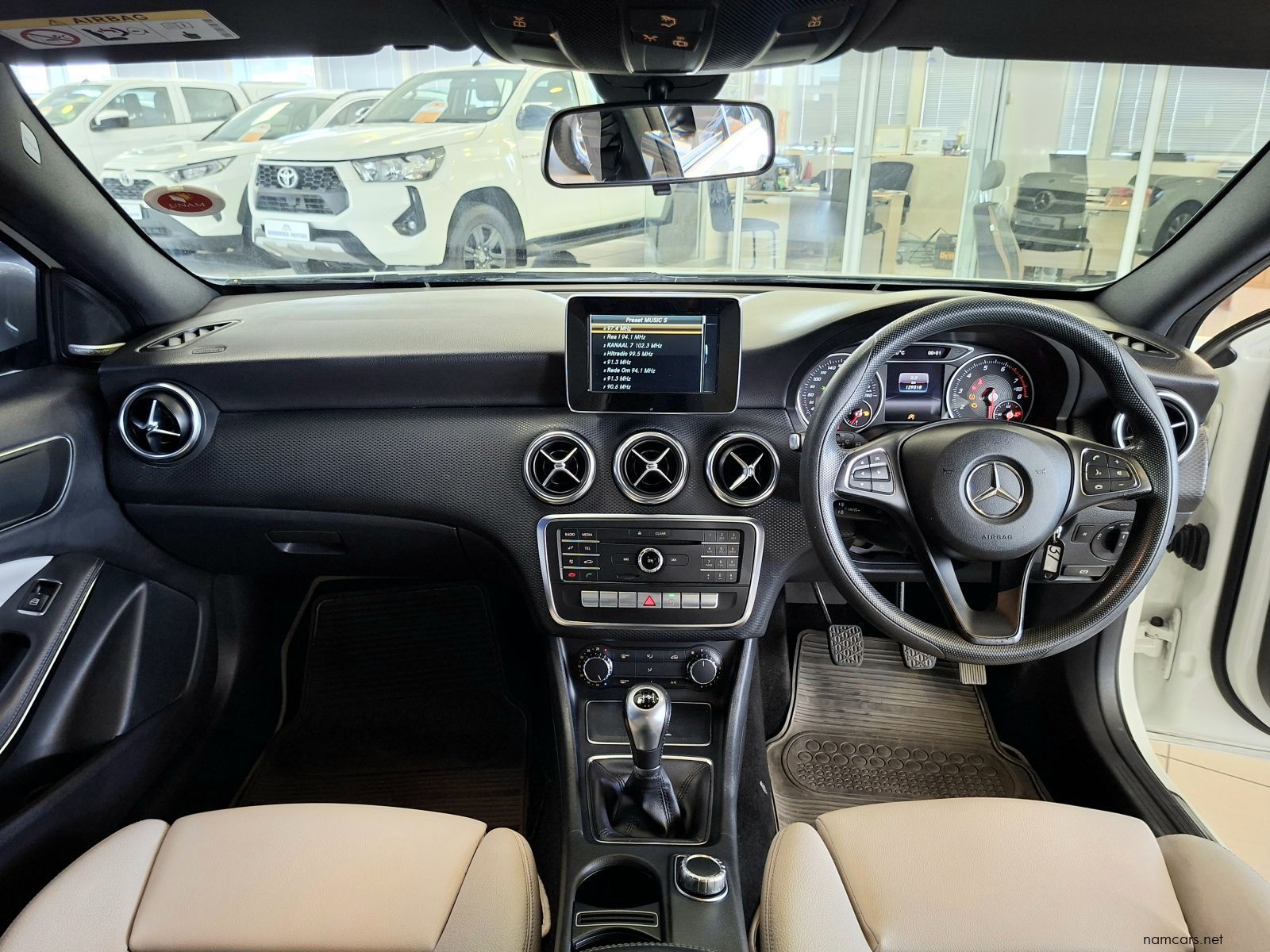 2016 Mercedes-Benz A200 Style Manual photo
