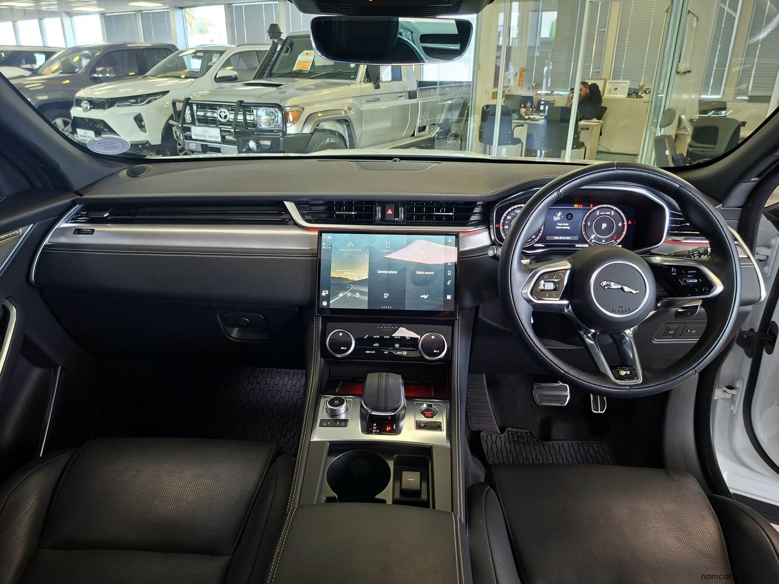 2022 Jaguar F-Pace 2.0D SE R-Dynamic photo