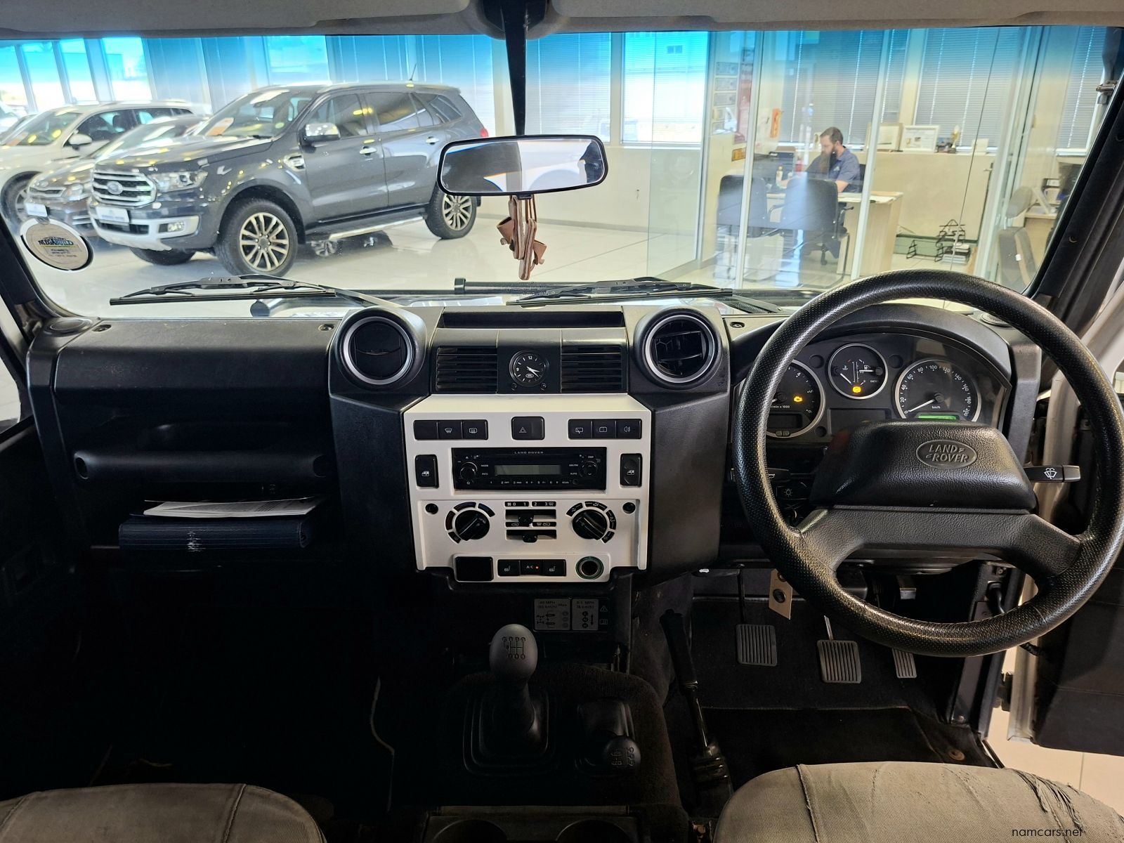 2010 Land Rover Defender 110 Puma photo