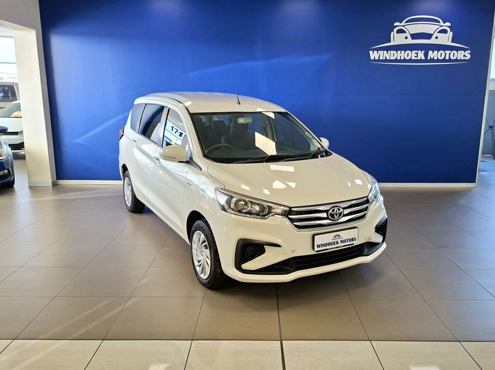 2022 Toyota Rumion 1.5 SX Automatic pictures
