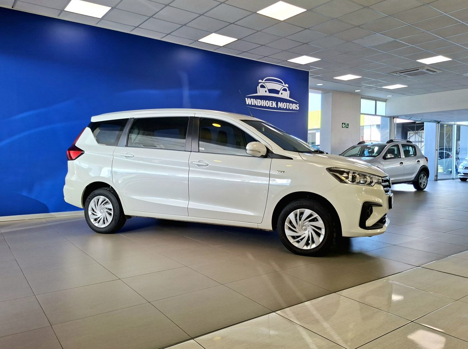 2022 Toyota Rumion 1.5 SX Automatic pictures