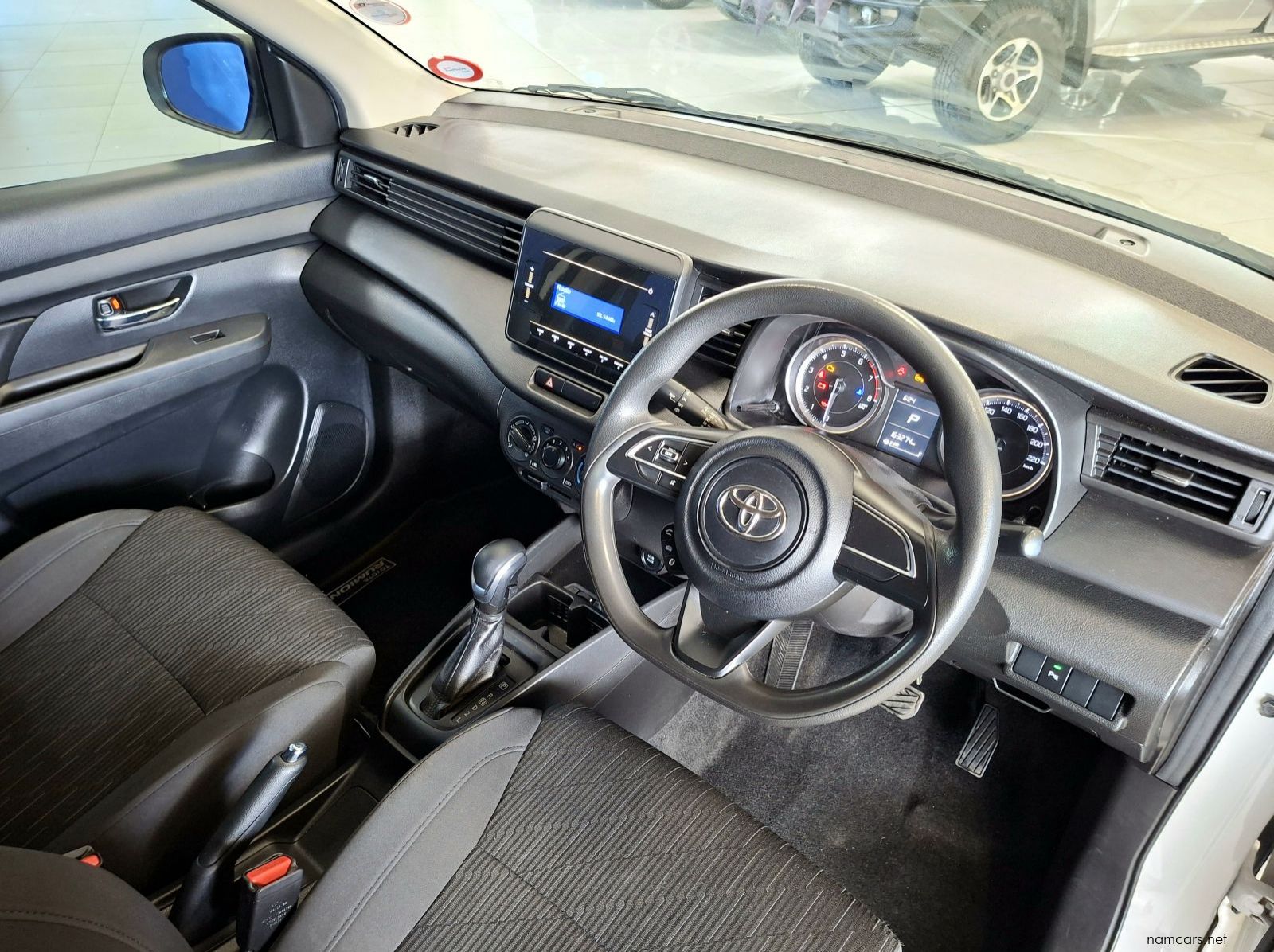 2022 Toyota Rumion 1.5 SX Automatic pictures