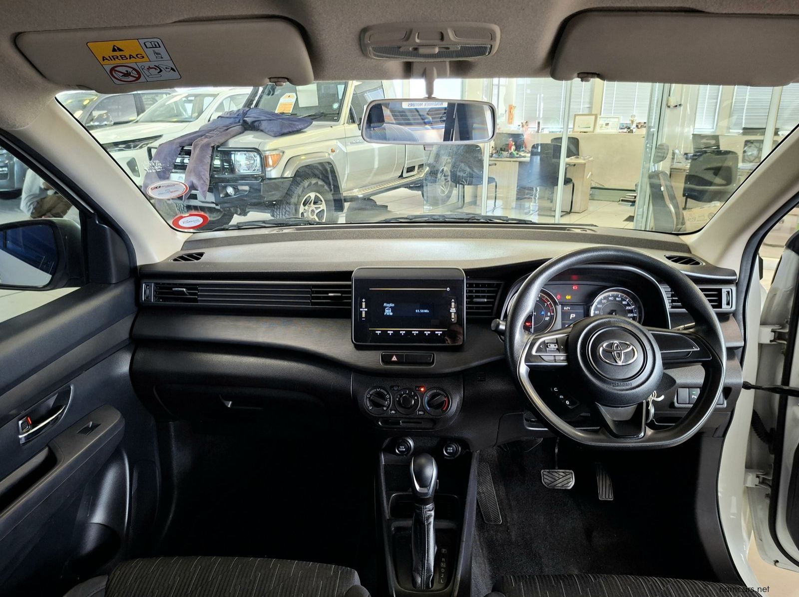 2022 Toyota Rumion 1.5 SX Automatic pictures