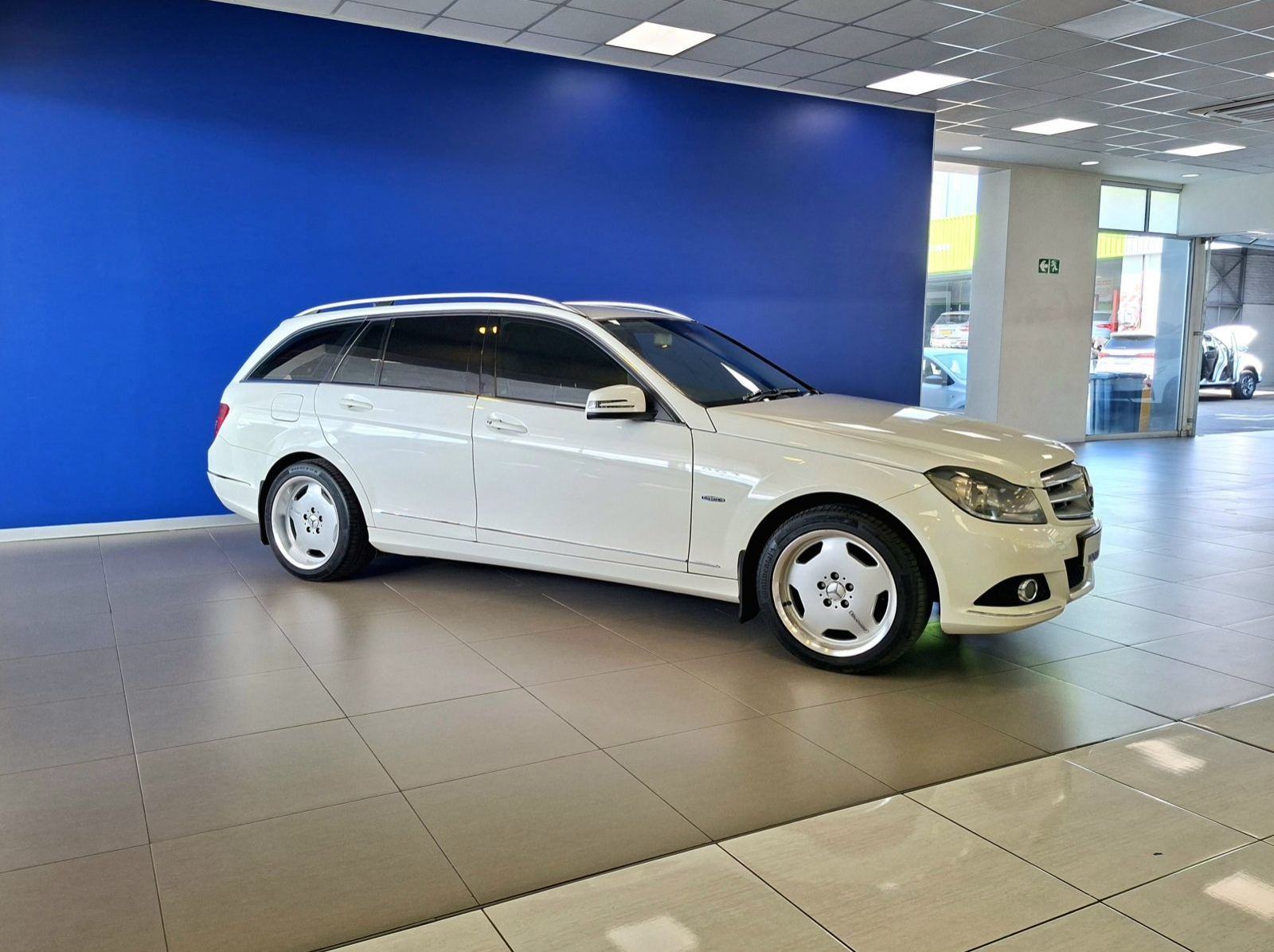 2011 Mercedes-Benz C180 BE Estate Classic Automatic pictures
