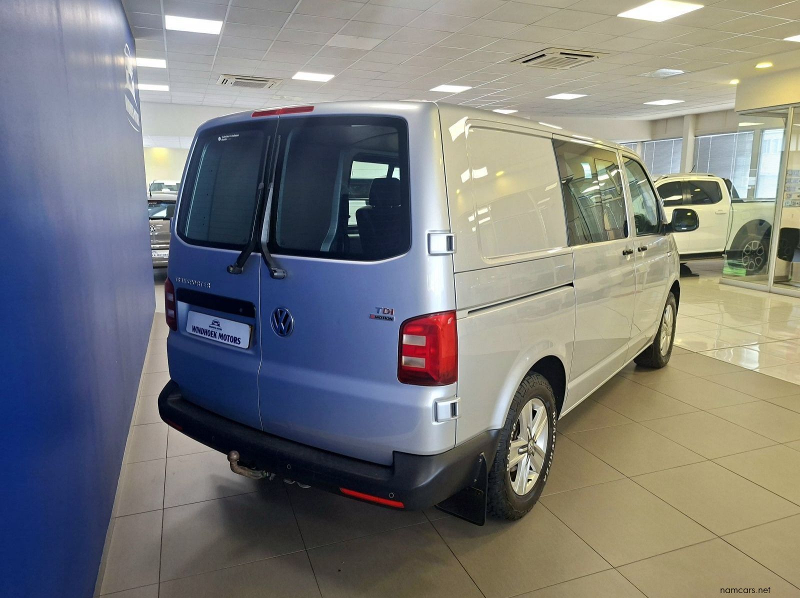 2016 Volkswagen T6 Crew Bus 2.0 Bi-TDI 132kw 4Motion DSG pictures