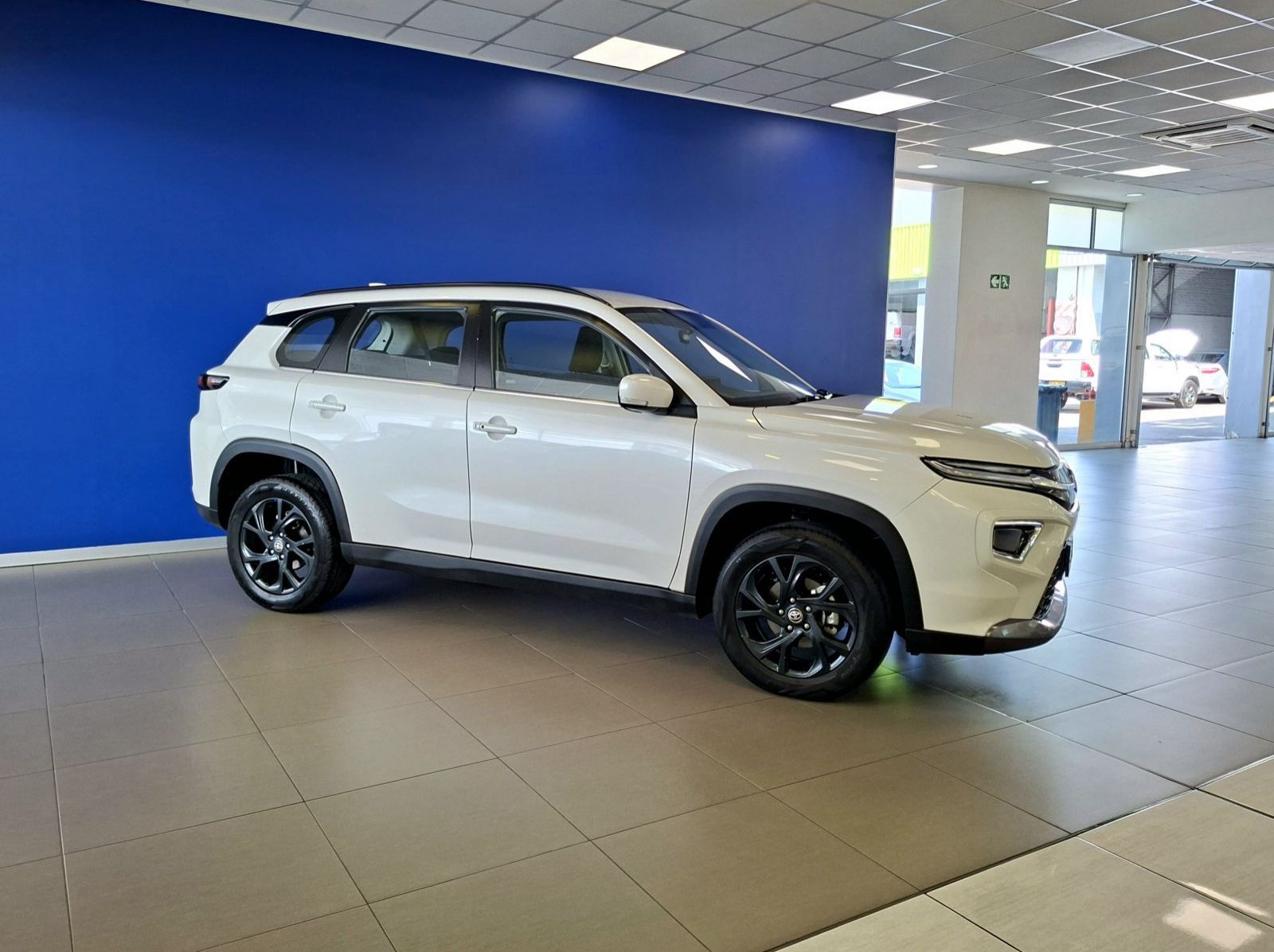 2024 Toyota Urban Cruiser 1.5 XR Automatic pictures