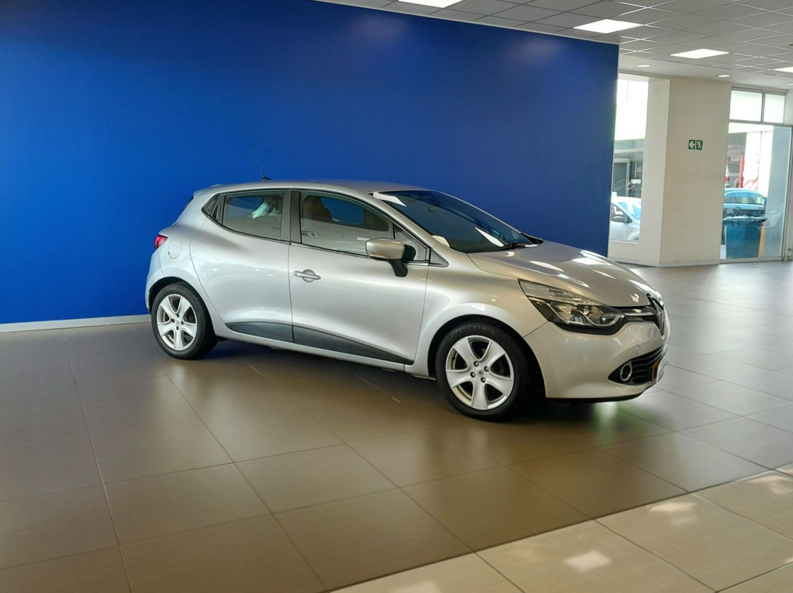 2015 Renault Clio 1.2T Expression pictures