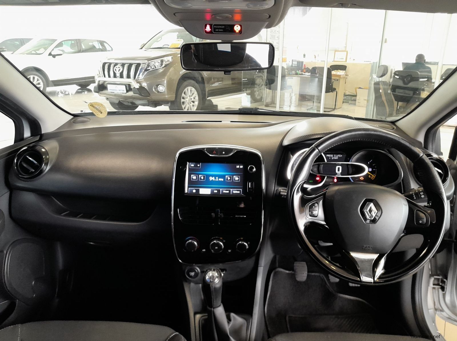 2015 Renault Clio 1.2T Expression pictures