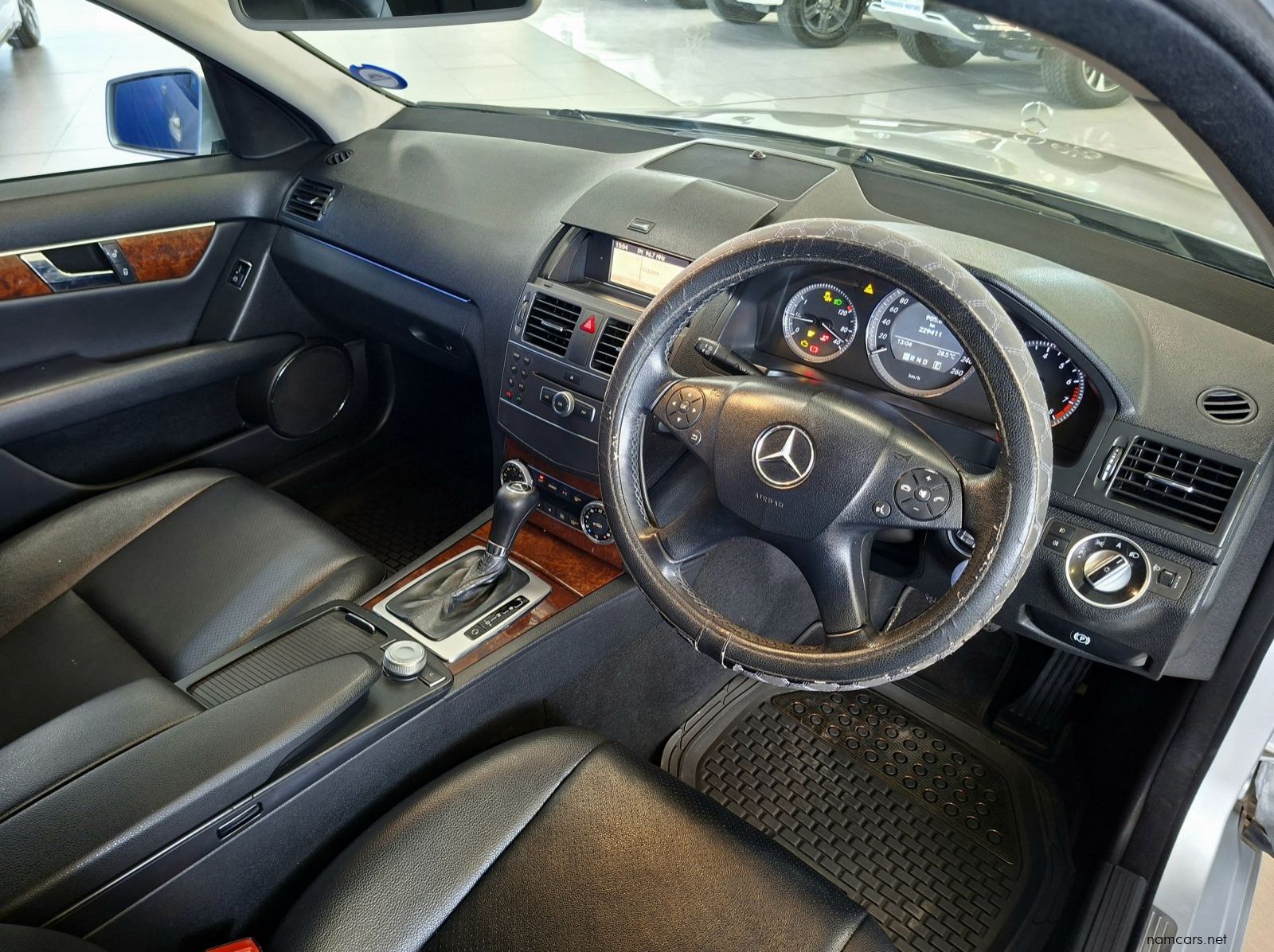2010 Mercedes-Benz C180 BE Automatic pictures
