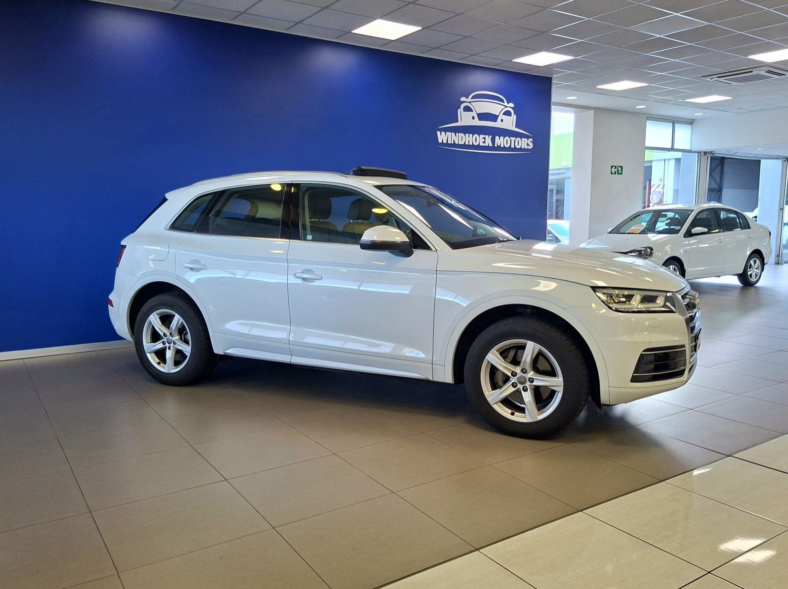 2019 Audi Q5 2.0 TDi Quattro S-Tronic Sport 40 TDI pictures