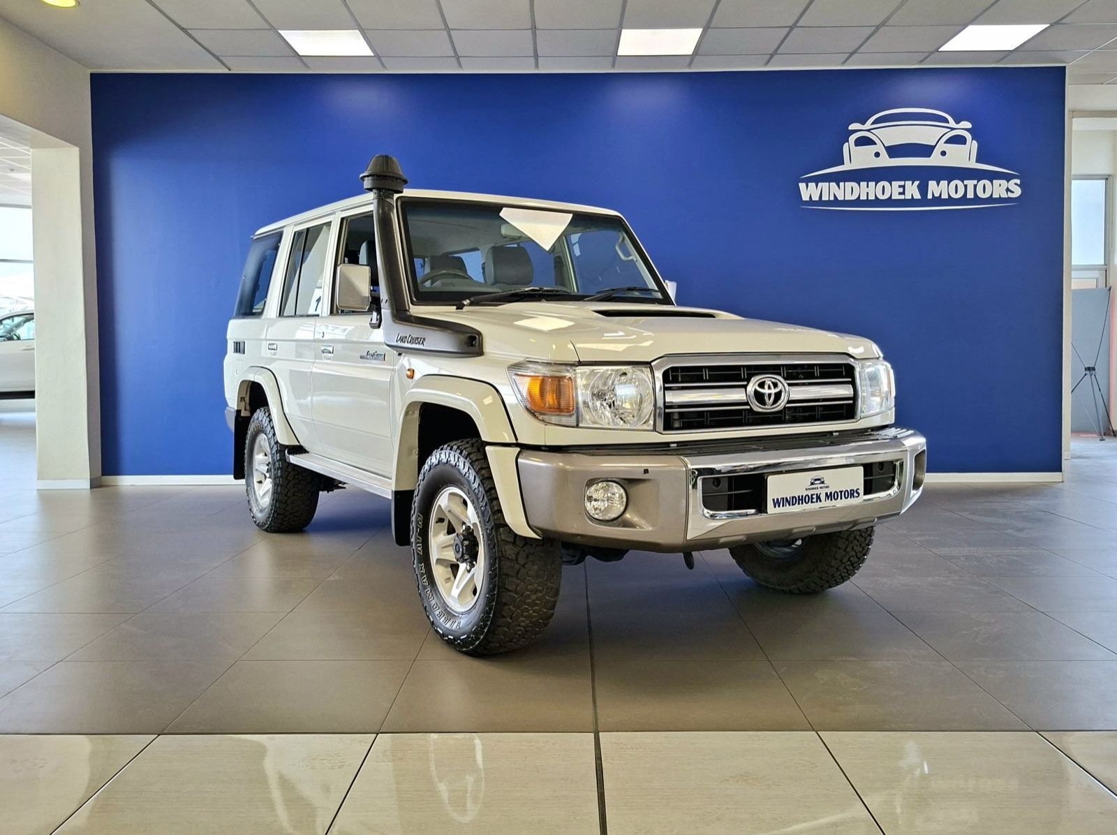 Used Toyota Land Cruiser 76 4.5D V8 SW  for sale in Windhoek, Namibia