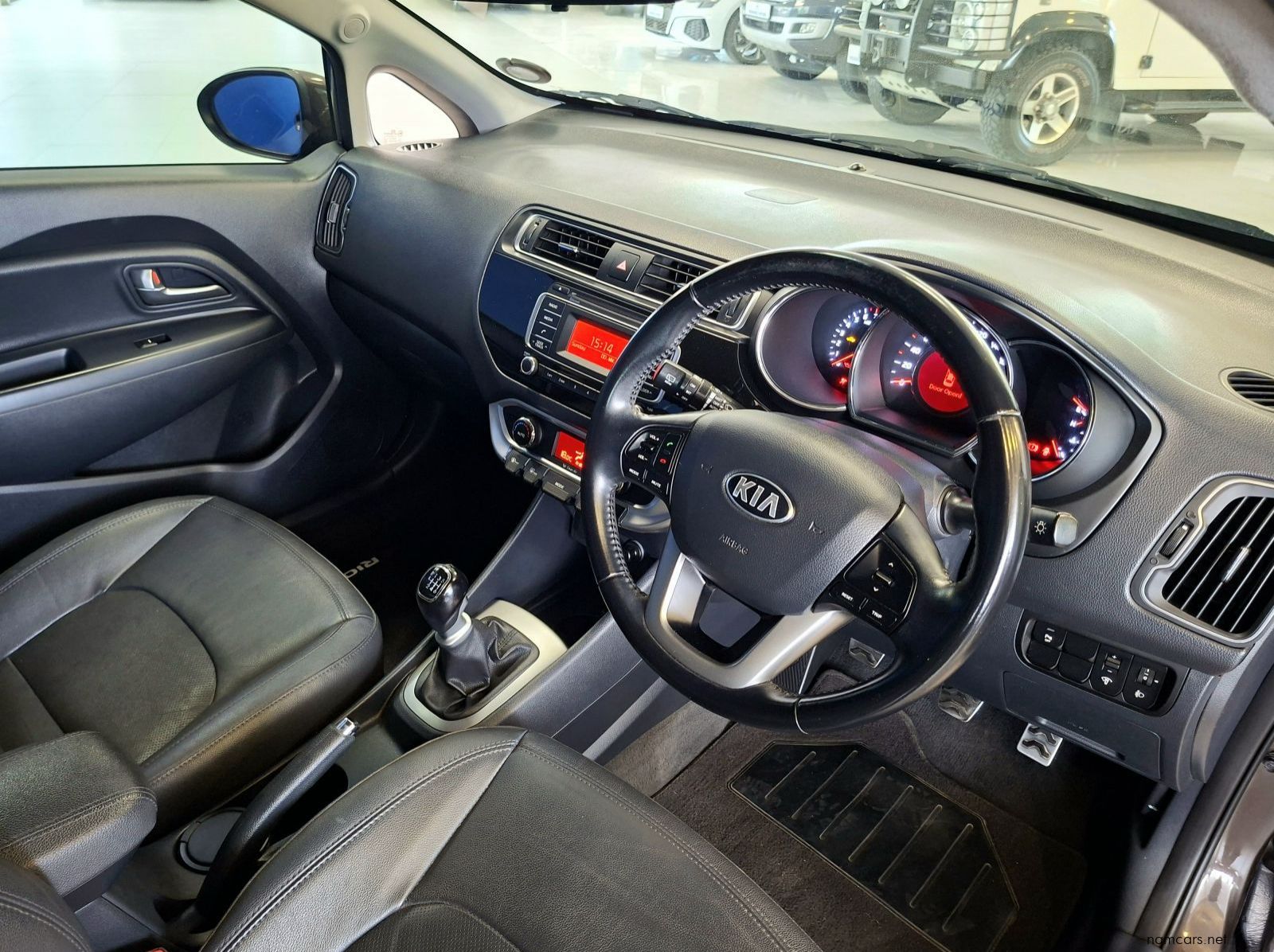 2015 Kia Rio 1.4 TEC pictures