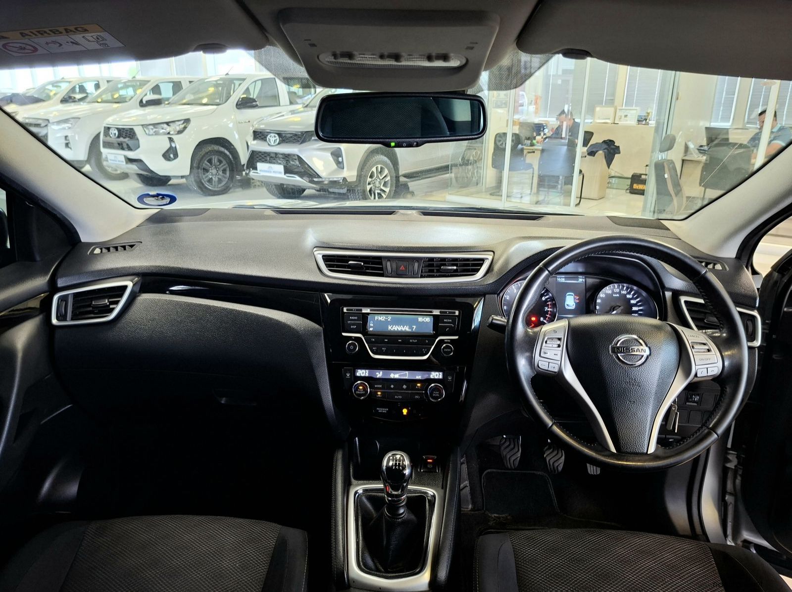 2018 Nissan Qashqai 1.2T Acenta pictures