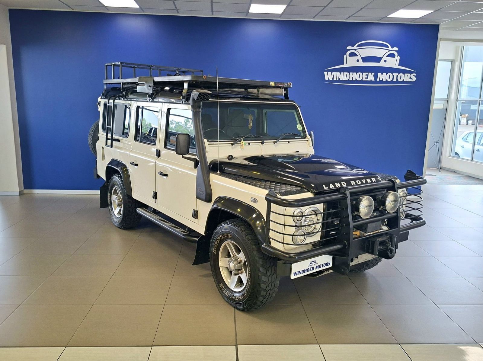 2010 Land Rover Defender 110 Puma pictures