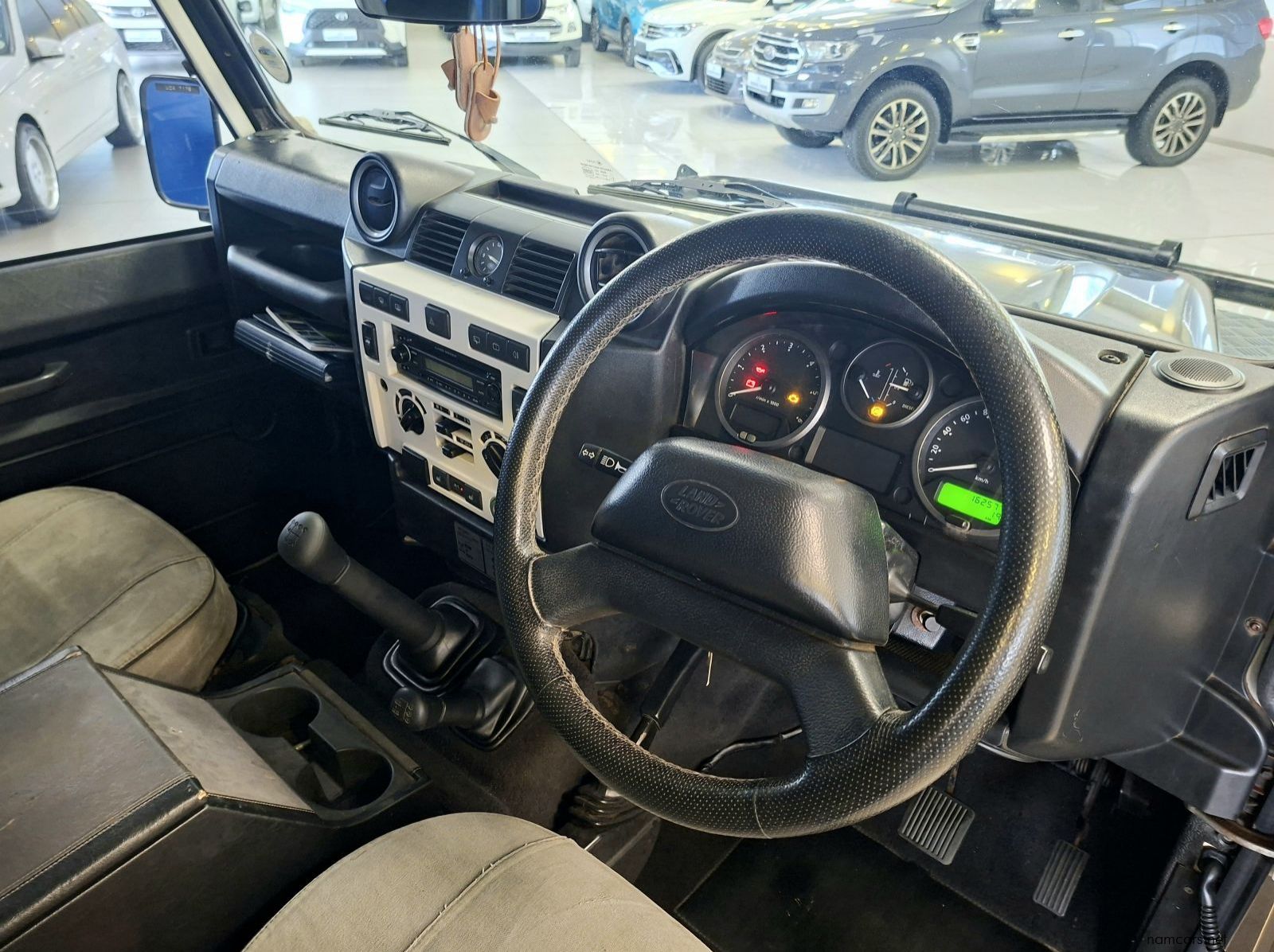 2010 Land Rover Defender 110 Puma pictures